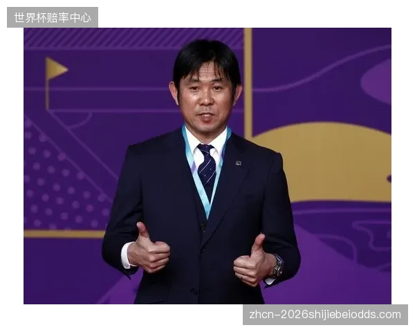 小将谢尔基有望成为法国队在死亡之组中的奇兵,其创造力或能为球队带来惊喜。 小将谢尔基有望成为法国队在死亡之组中的奇兵,其创造力或能为球队带来惊喜。